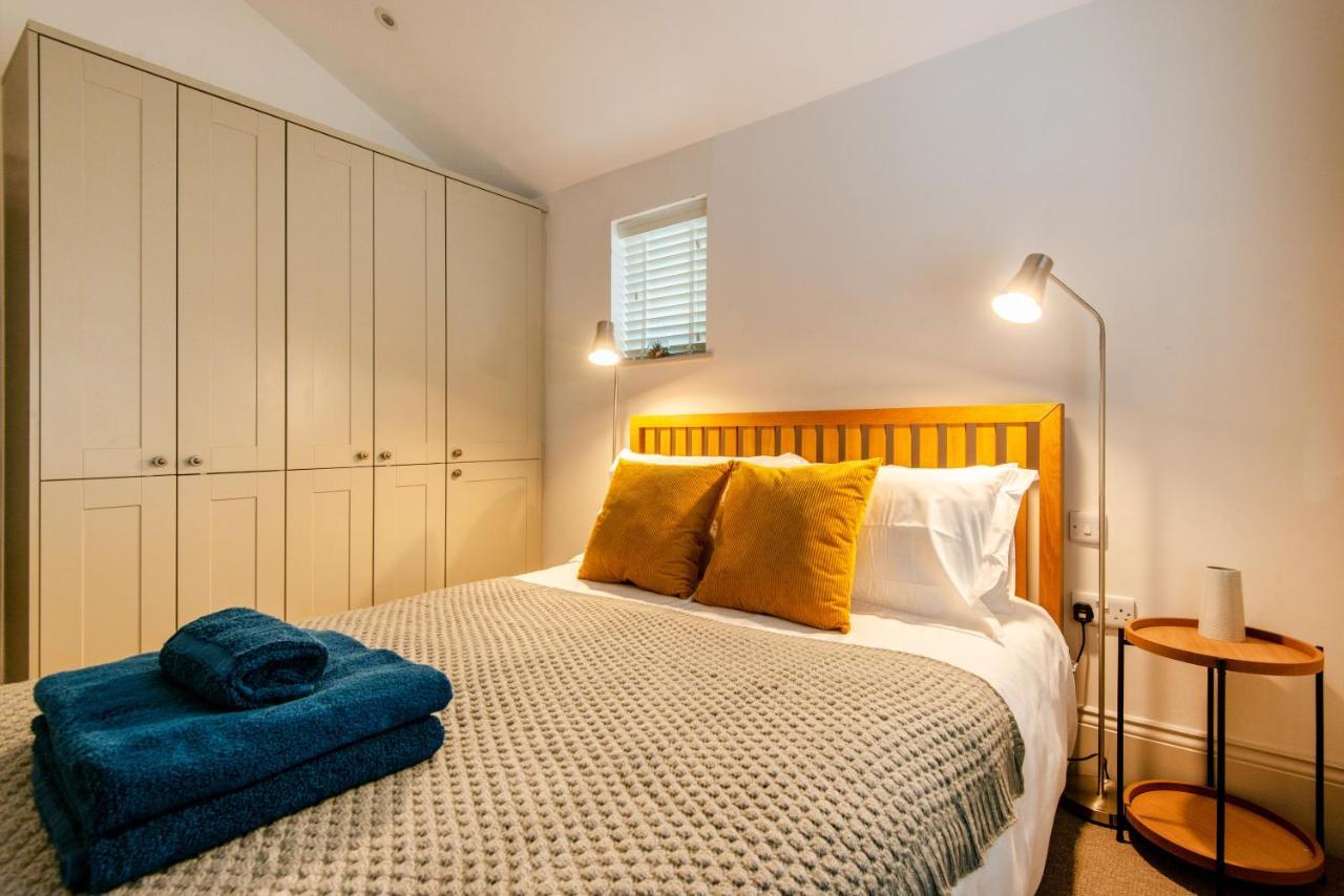 Beautiful, Central, 3 Min Walk From Beach, 2 King Doubles Brighton Exterior photo