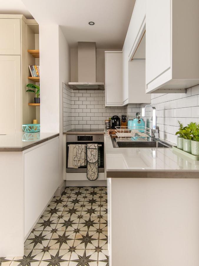 Beautiful, Central, 3 Min Walk From Beach, 2 King Doubles Brighton Exterior photo